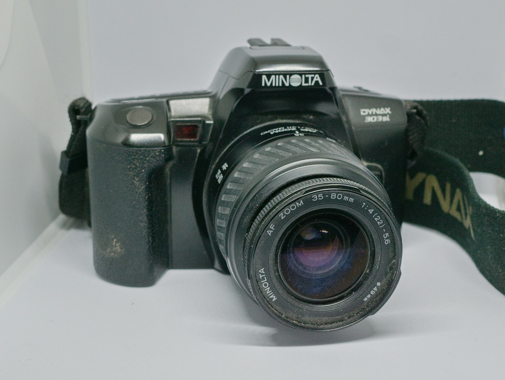 MINOLTA Dynax 303 si